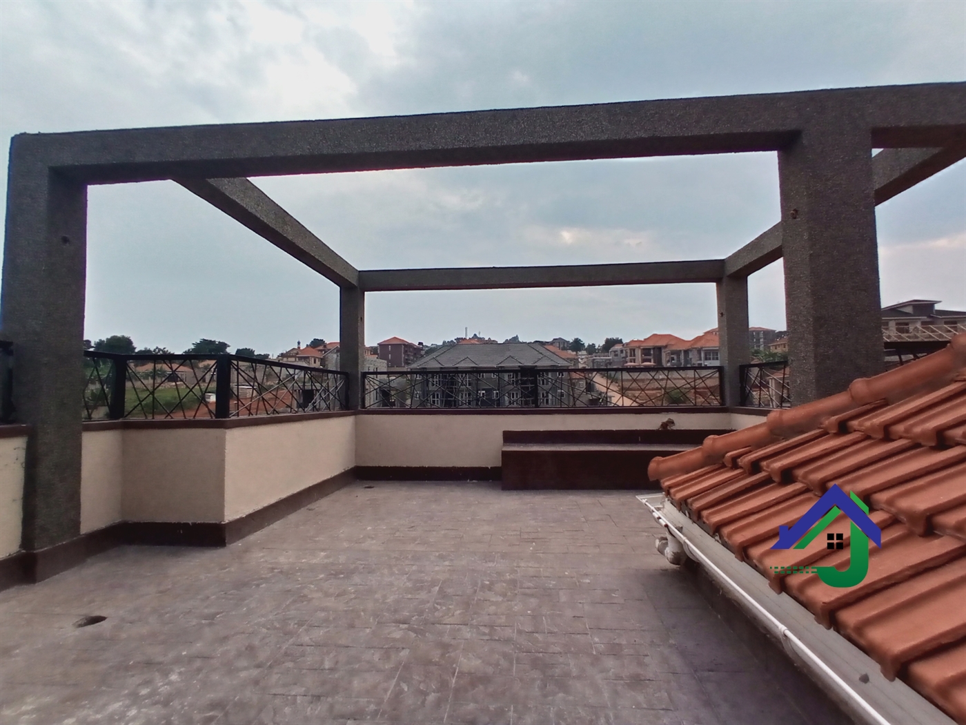 Duplex for sale in Kyanja Kampala