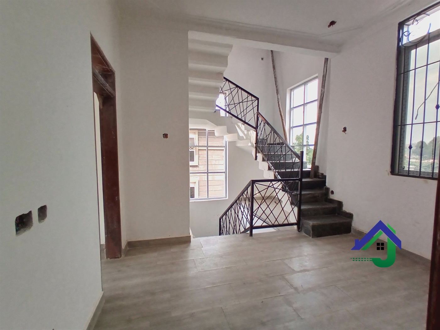 Duplex for sale in Kyanja Kampala