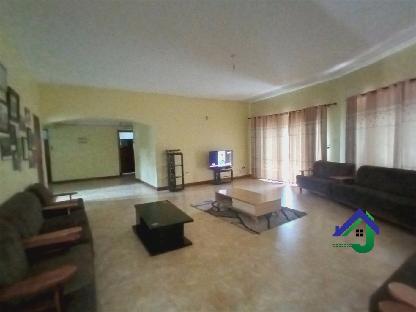 Duplex for sale in Lubowa Wakiso