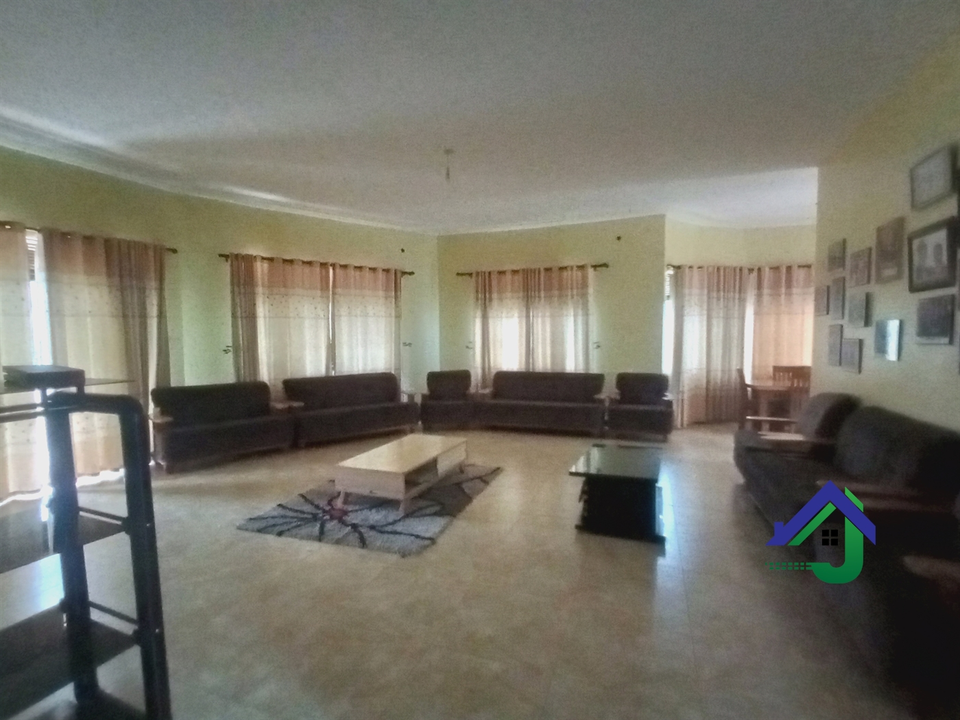 Duplex for sale in Lubowa Wakiso