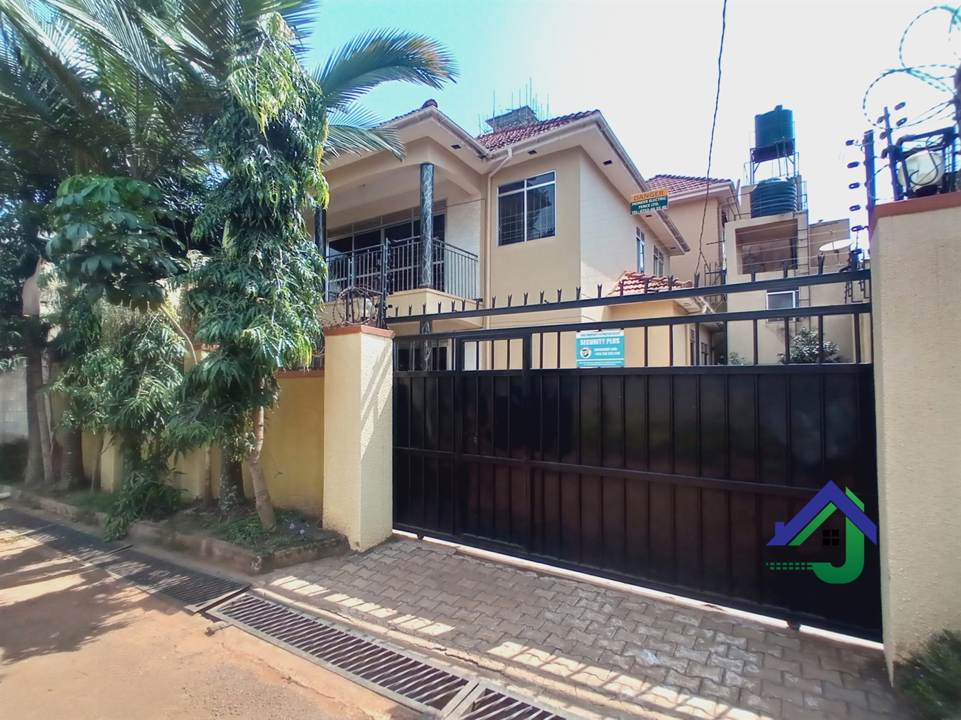 Duplex for sale in Naguru Kampala