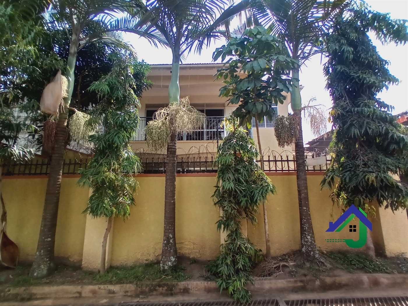 Duplex for sale in Naguru Kampala