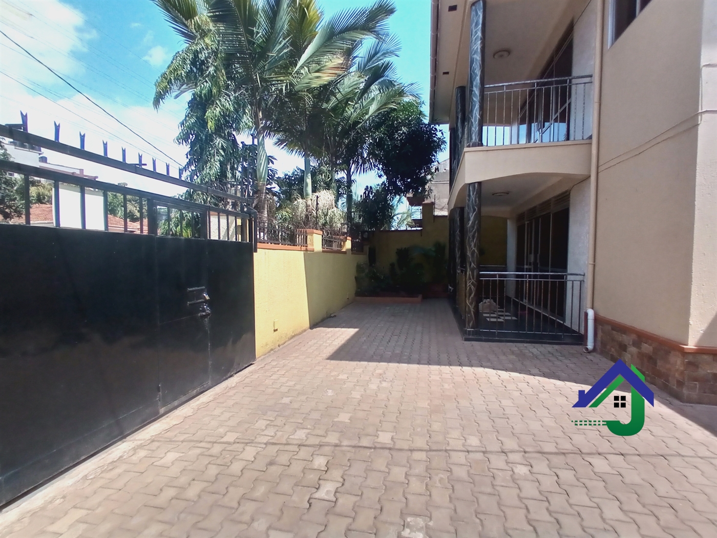 Duplex for rent in Naguru Kampala