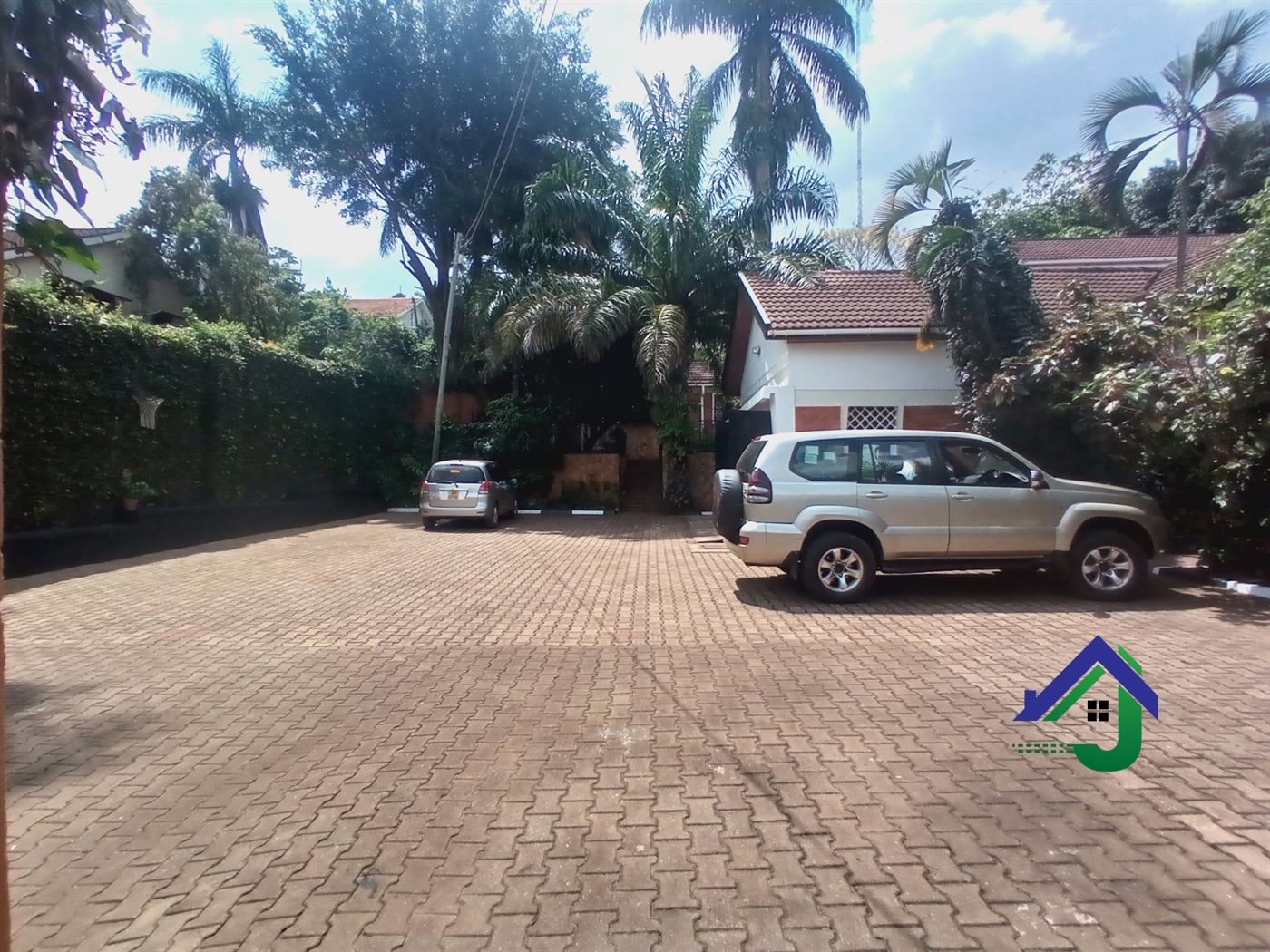 Bungalow for rent in Naguru Kampala