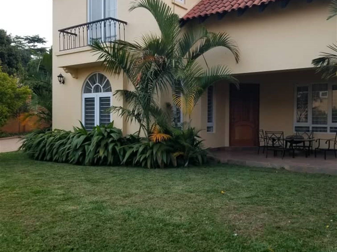 Town House for rent in Munyonyo Kampala