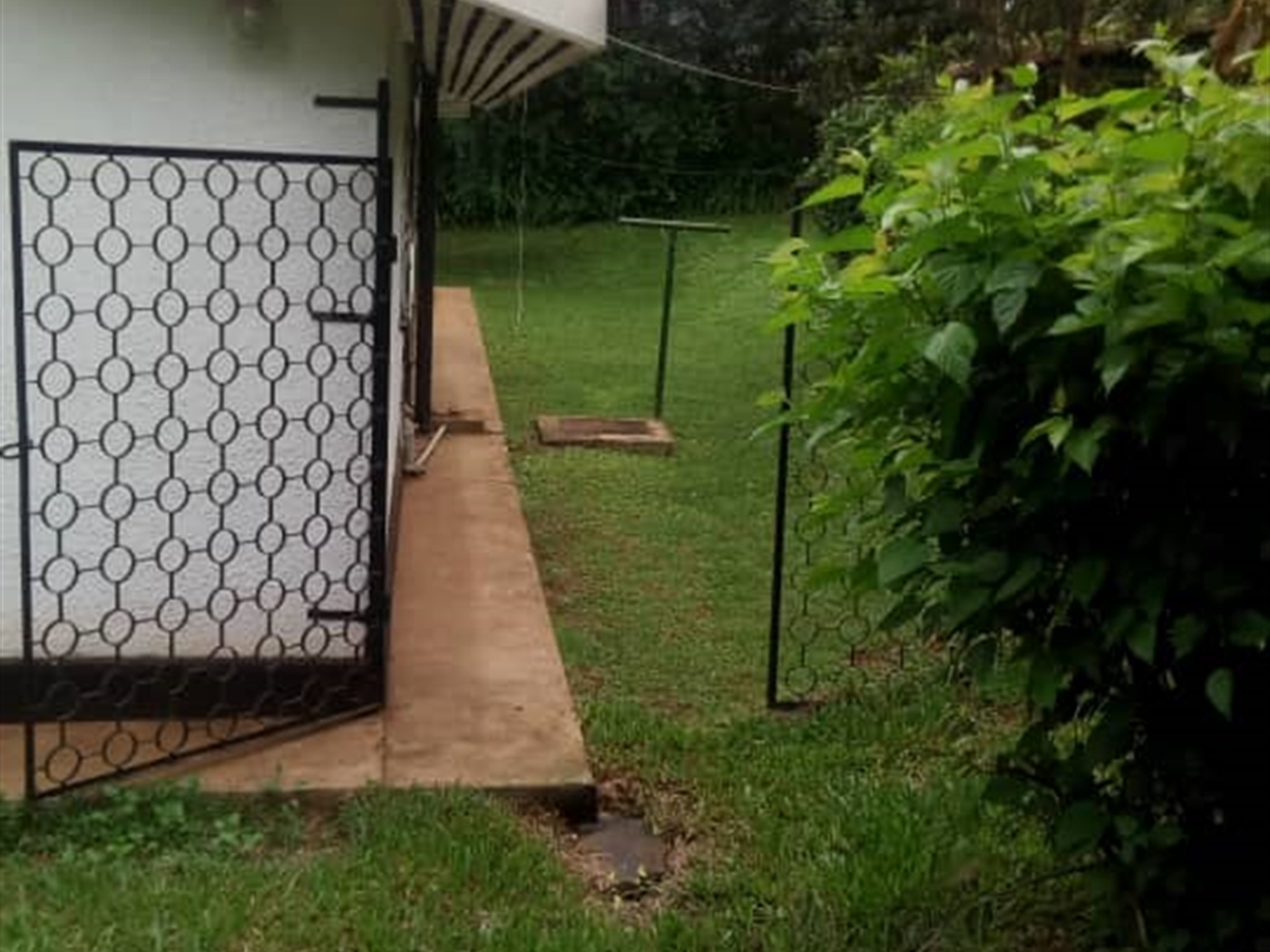 Bungalow for sale in Bugoloobi Kampala