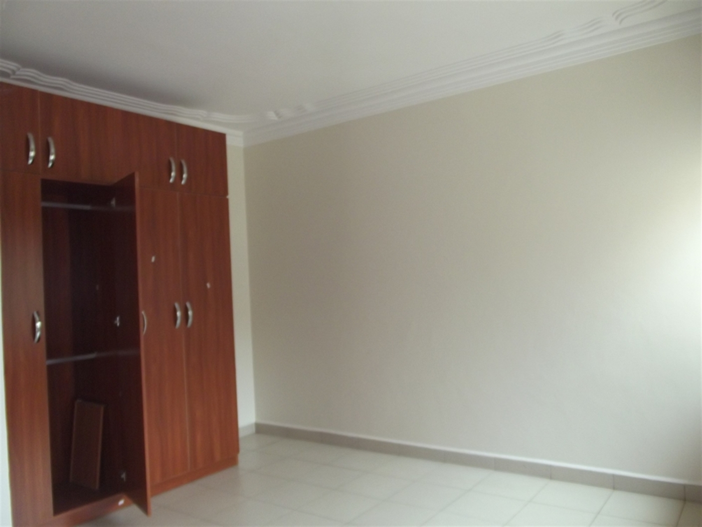 Semi Detached for rent in Kololo Kampala