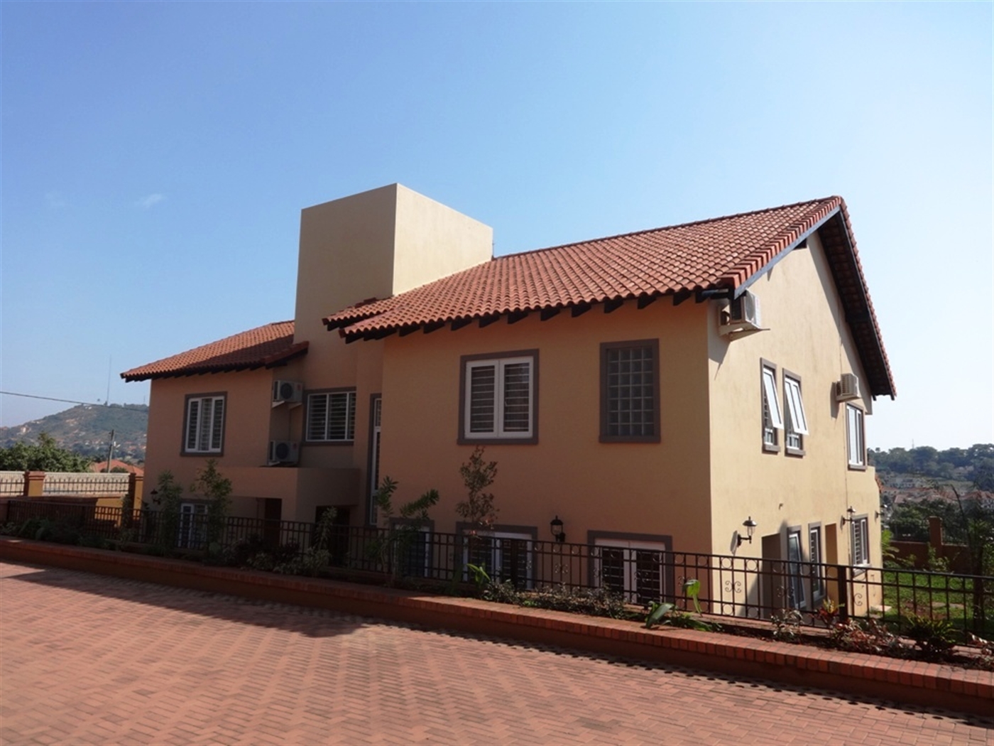 Mansion for sale in Munyonyo Kampala