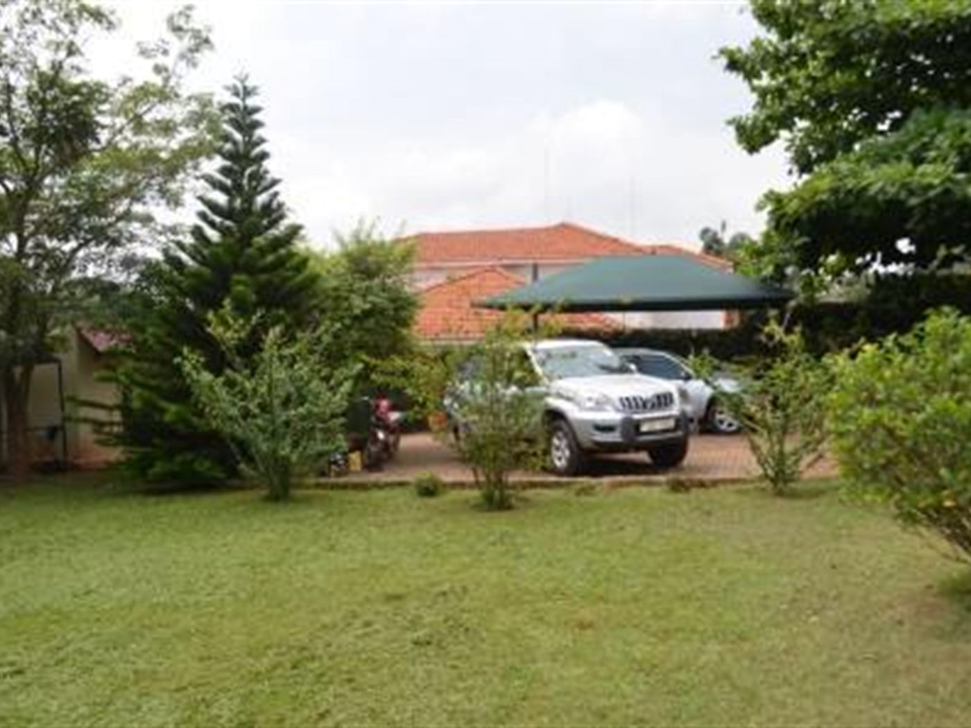 Mansion for rent in Mbuya Kampala