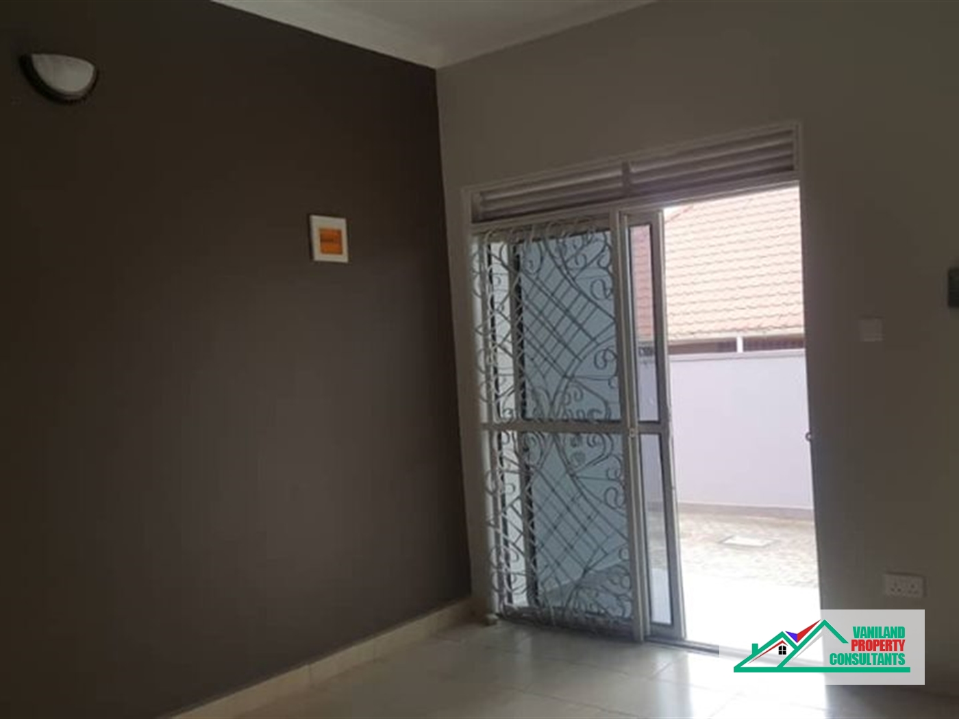 Semi Detached for rent in Mbalwa Kampala