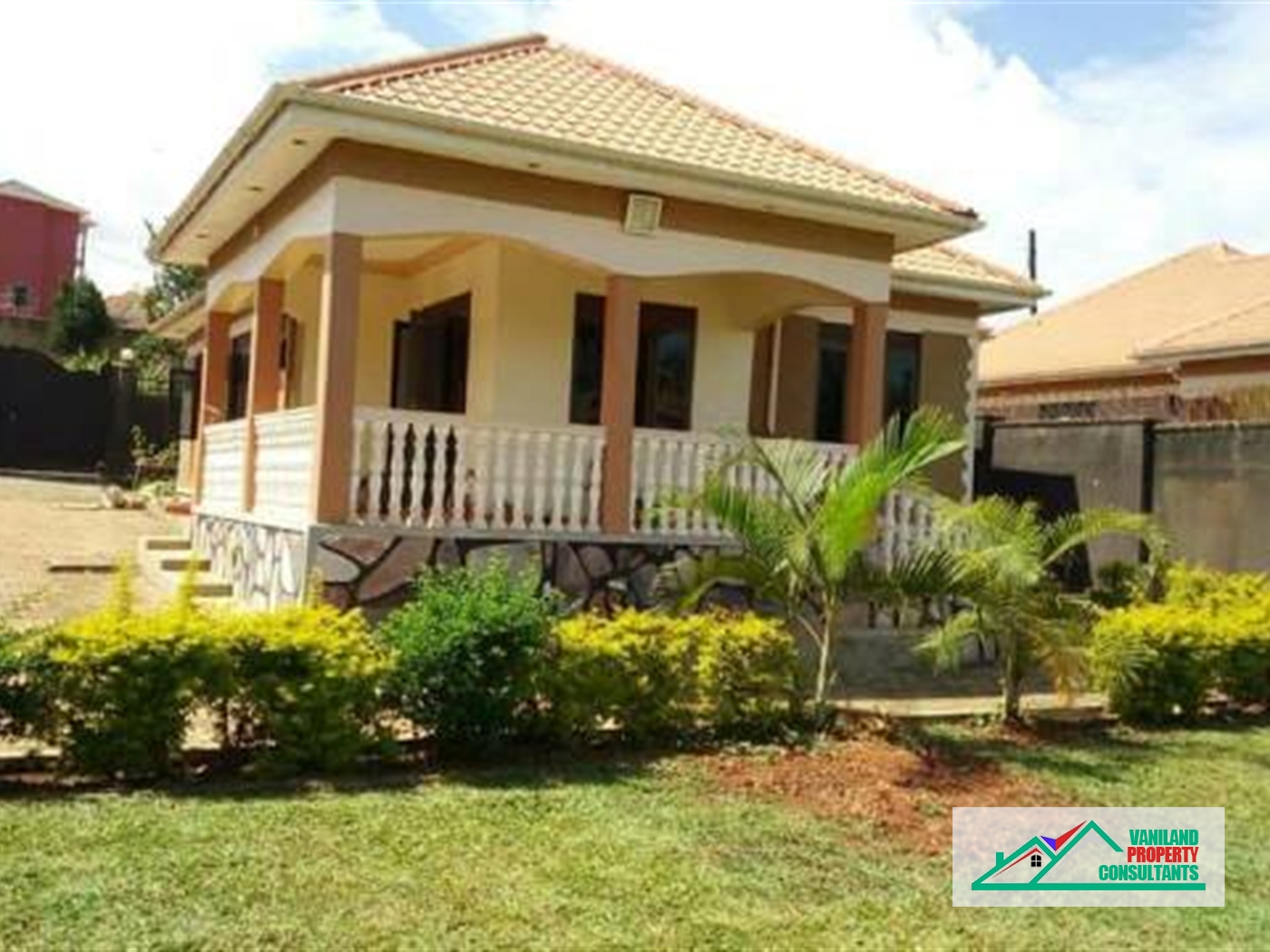 Bungalow for rent in Kiwaatule Kampala