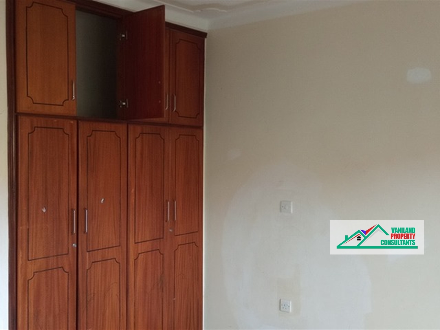 Semi Detached for rent in Mpererwe Kampala