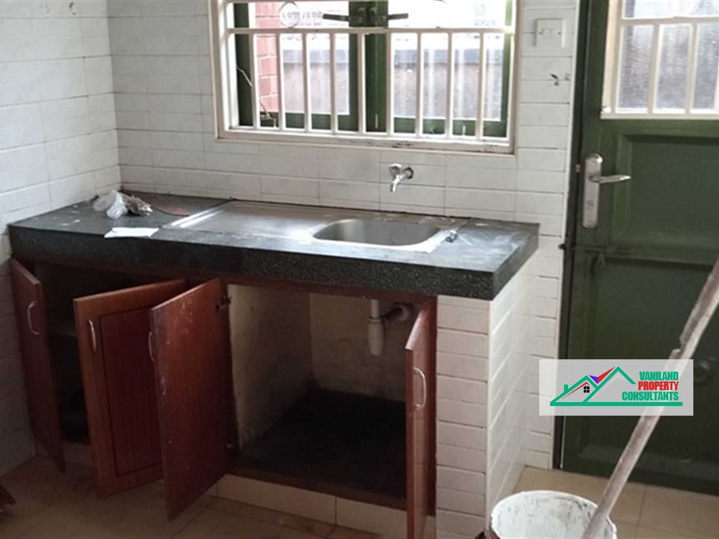 Semi Detached for rent in Mpererwe Kampala