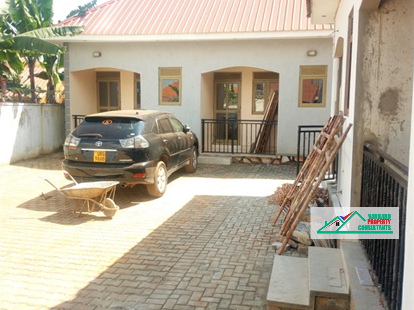 Semi Detached for rent in Zana Kampala