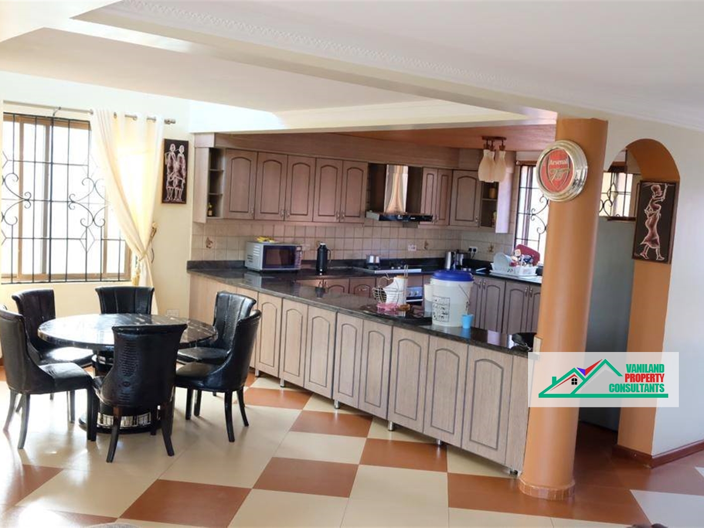 Mansion for sale in Buwaate Wakiso