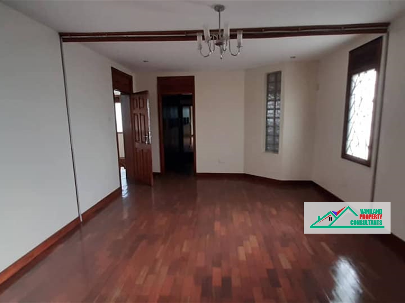 Mansion for rent in Bugoloobi Kampala