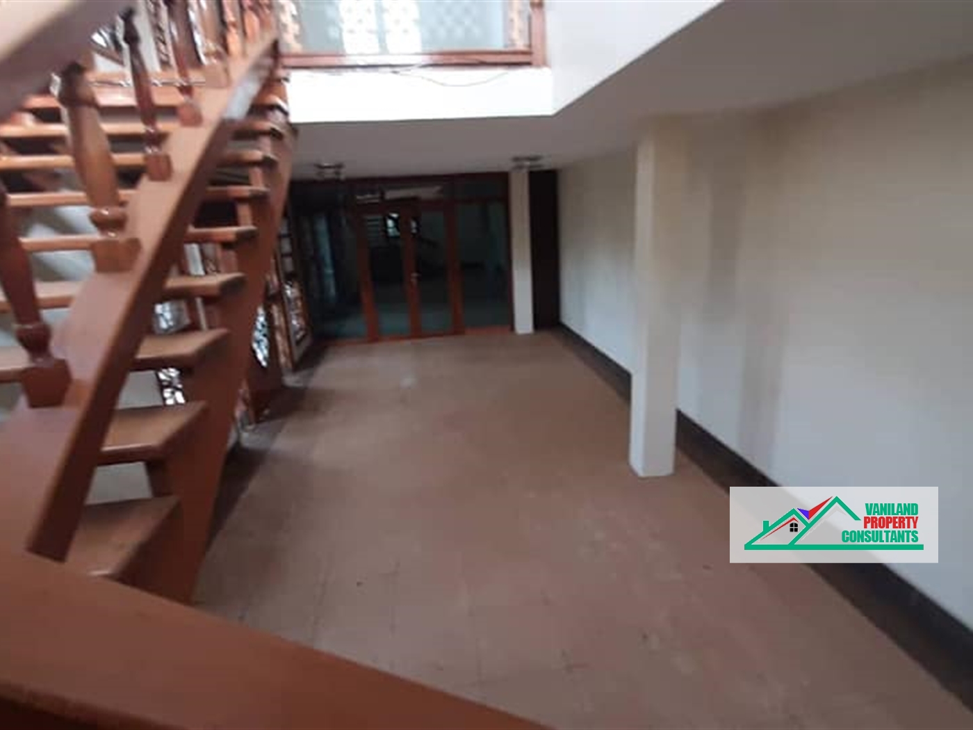 Mansion for rent in Bugoloobi Kampala