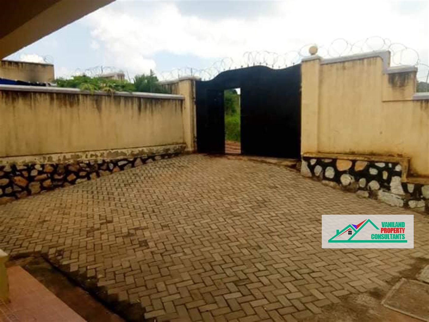 Bungalow for rent in Gayaza Kampala