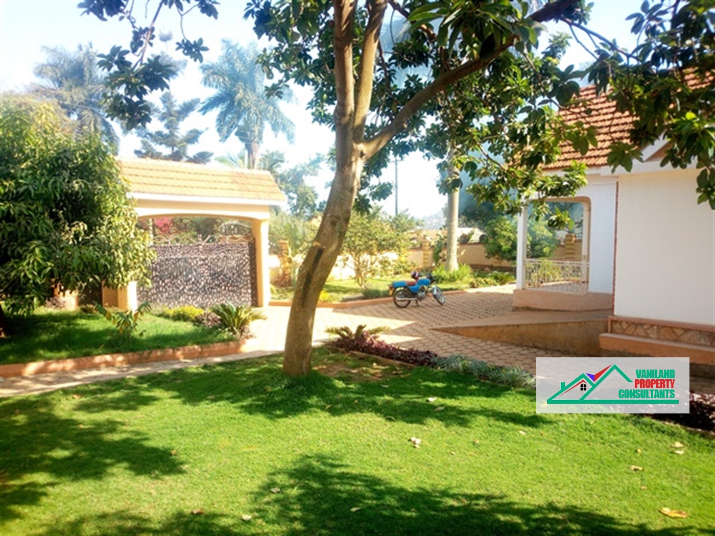 Bungalow for rent in Busega Kampala