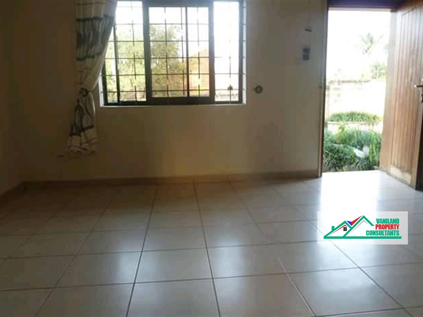 Storeyed house for rent in Kyambogo Wakiso