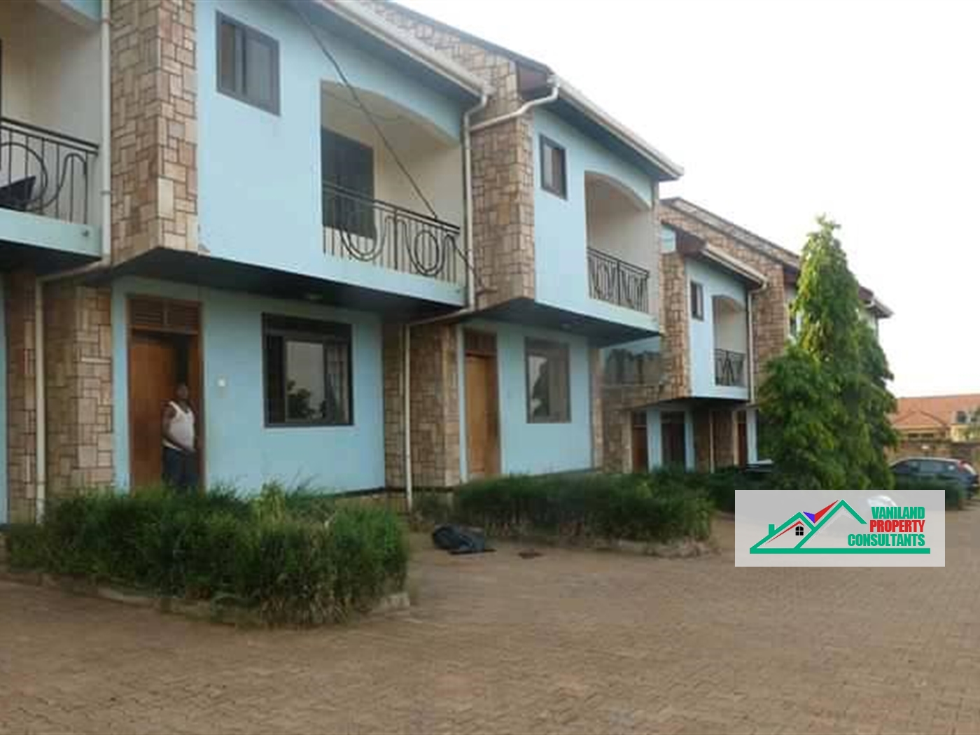 Storeyed house for rent in Kyambogo Wakiso