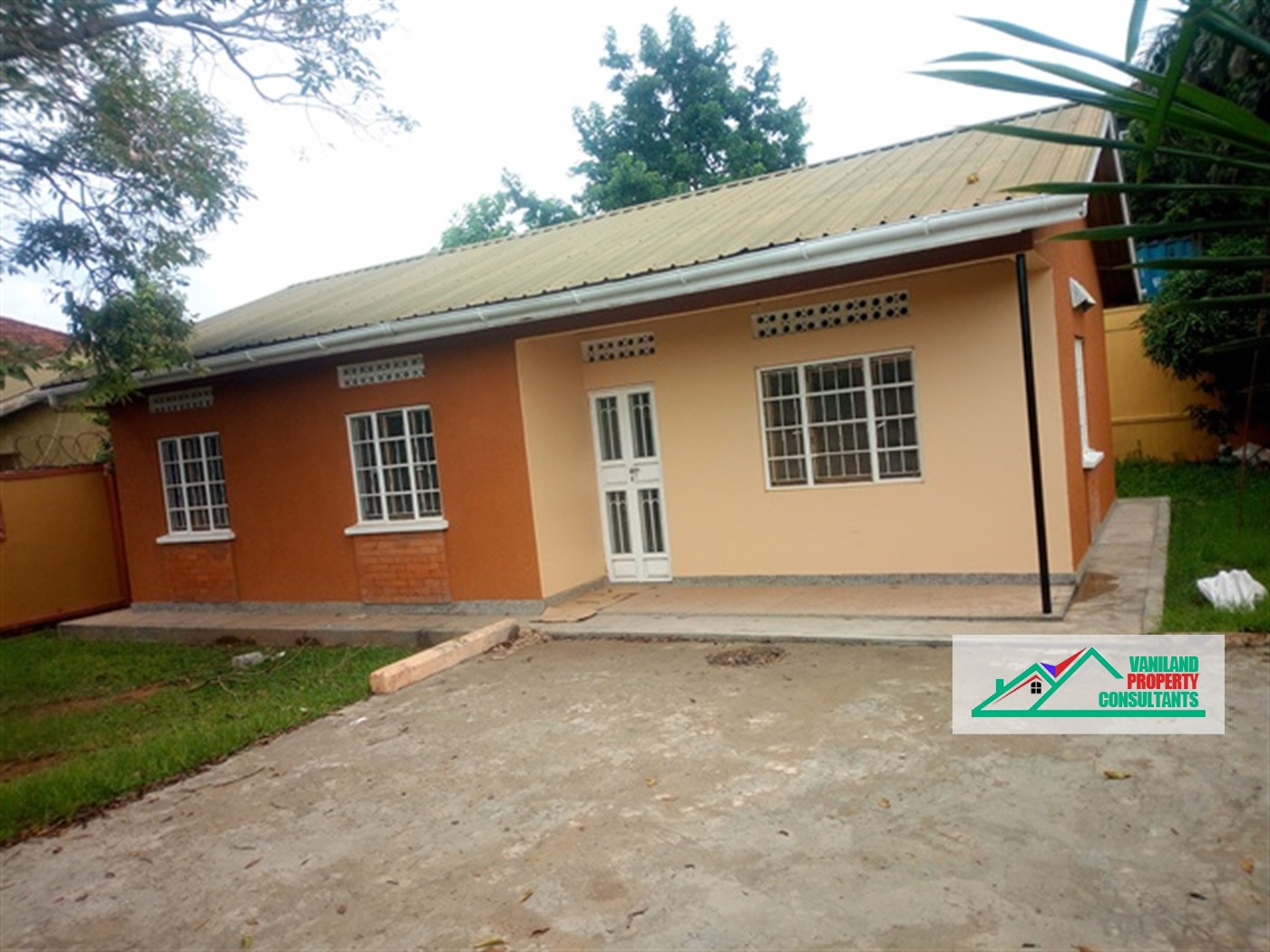 Bungalow for rent in Naalya Kampala