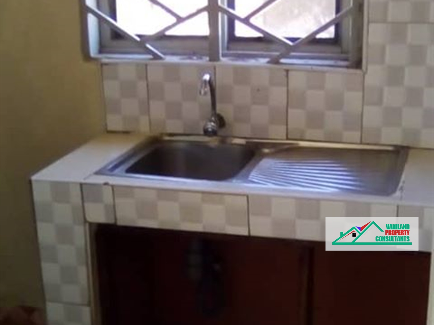 Semi Detached for rent in Mpererwe Kampala