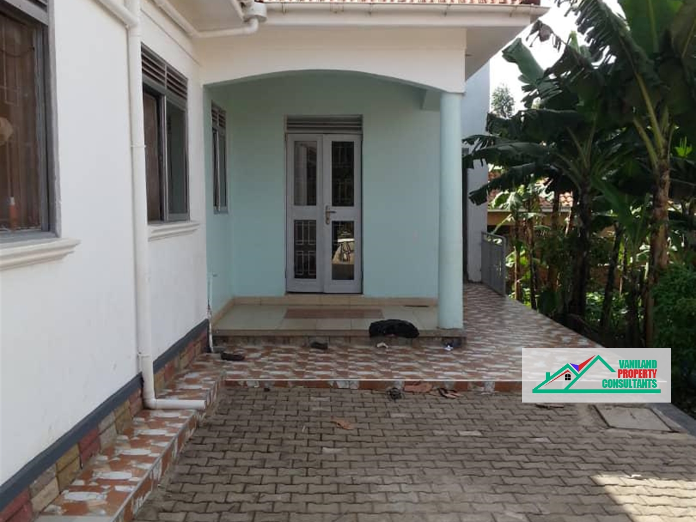 Mansion for sale in Kira Wakiso