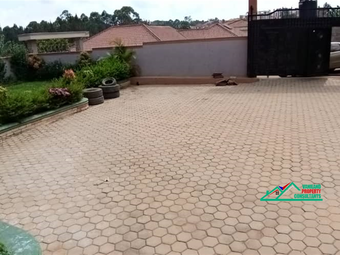 Bungalow for sale in Kira Wakiso