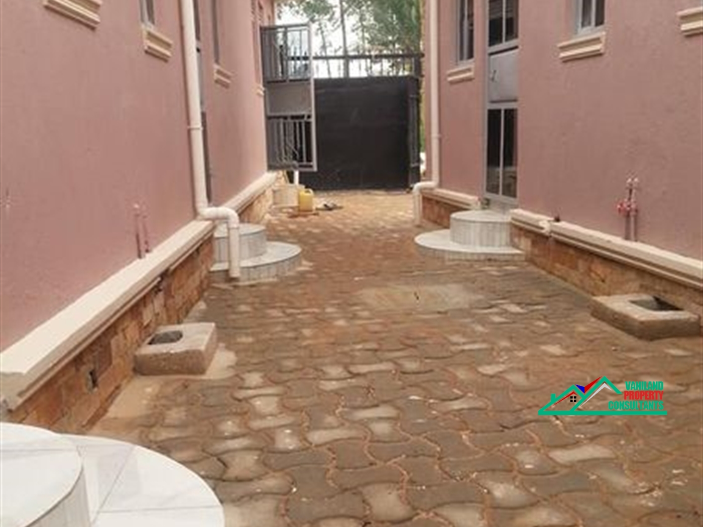 Semi Detached for rent in Kisaasi Wakiso