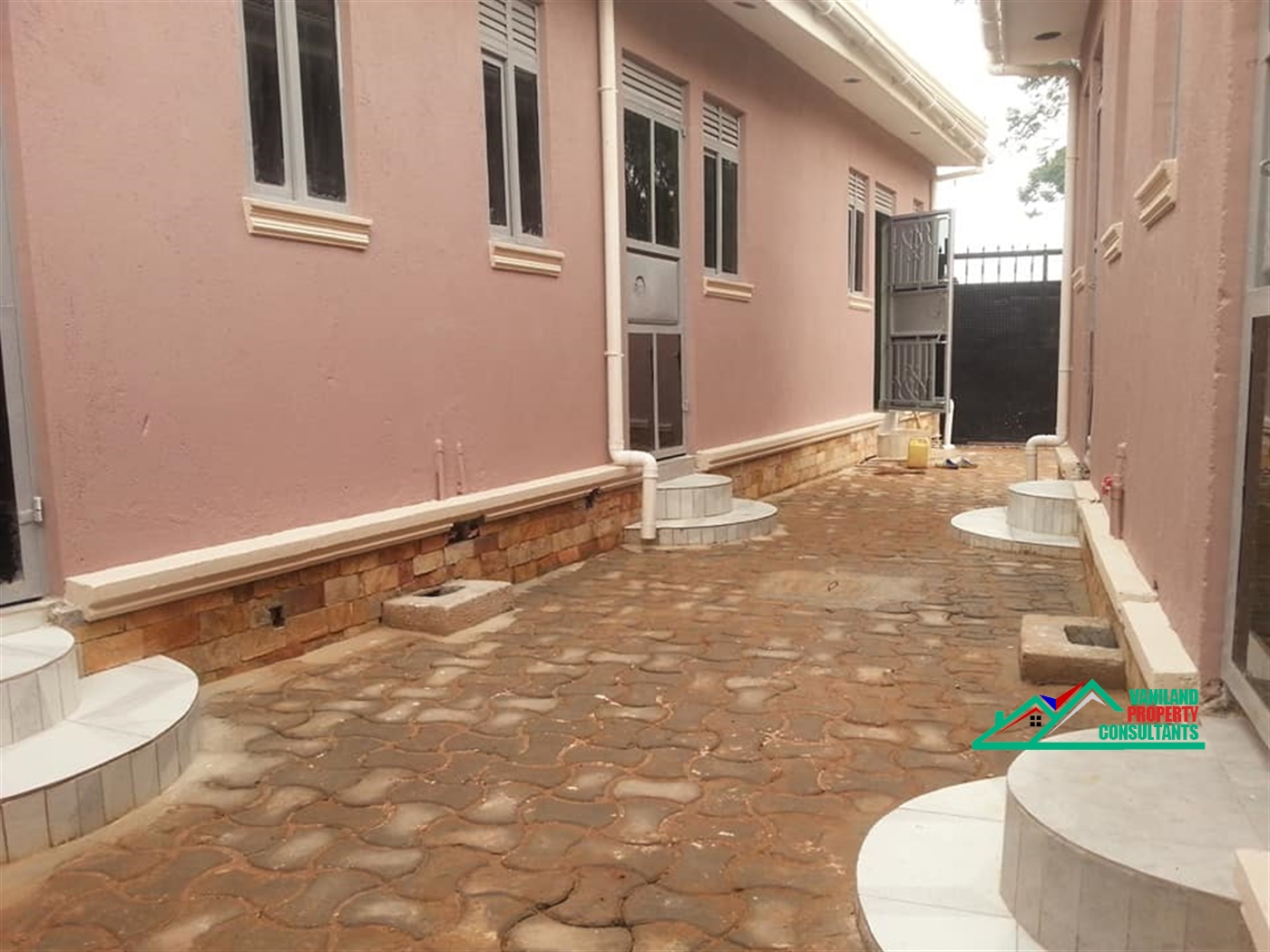 Semi Detached for rent in Kisaasi Wakiso