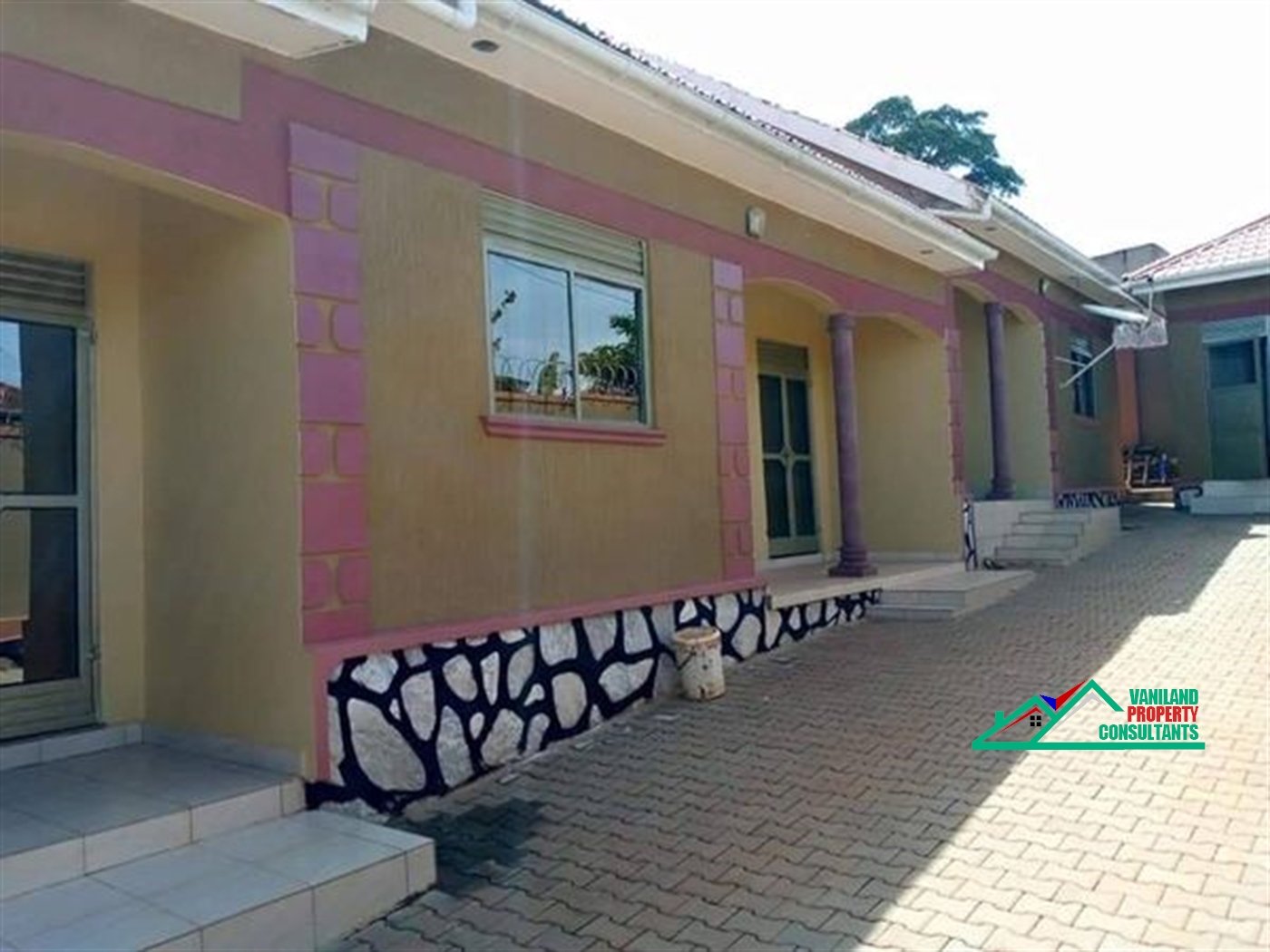 Semi Detached for rent in Nsasa Wakiso