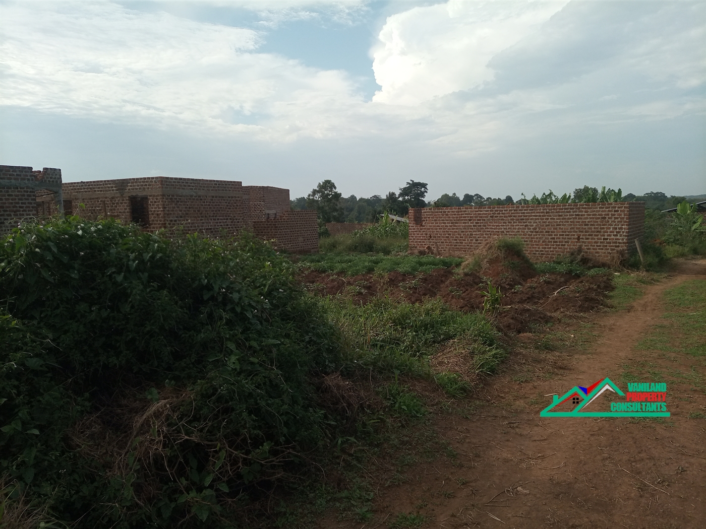Residential Land for rent in Seeta Mukono