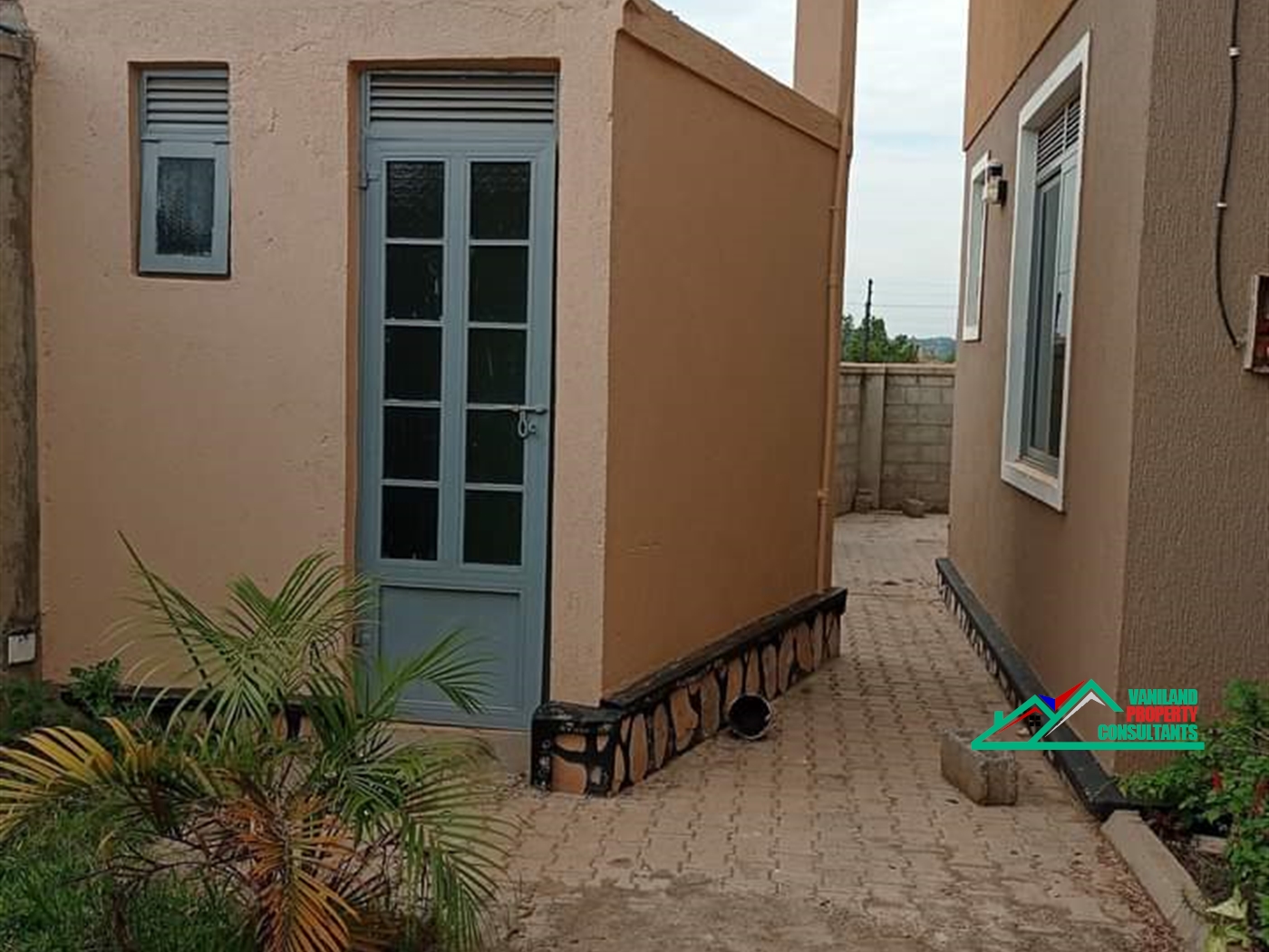 Bungalow for rent in Kira Wakiso