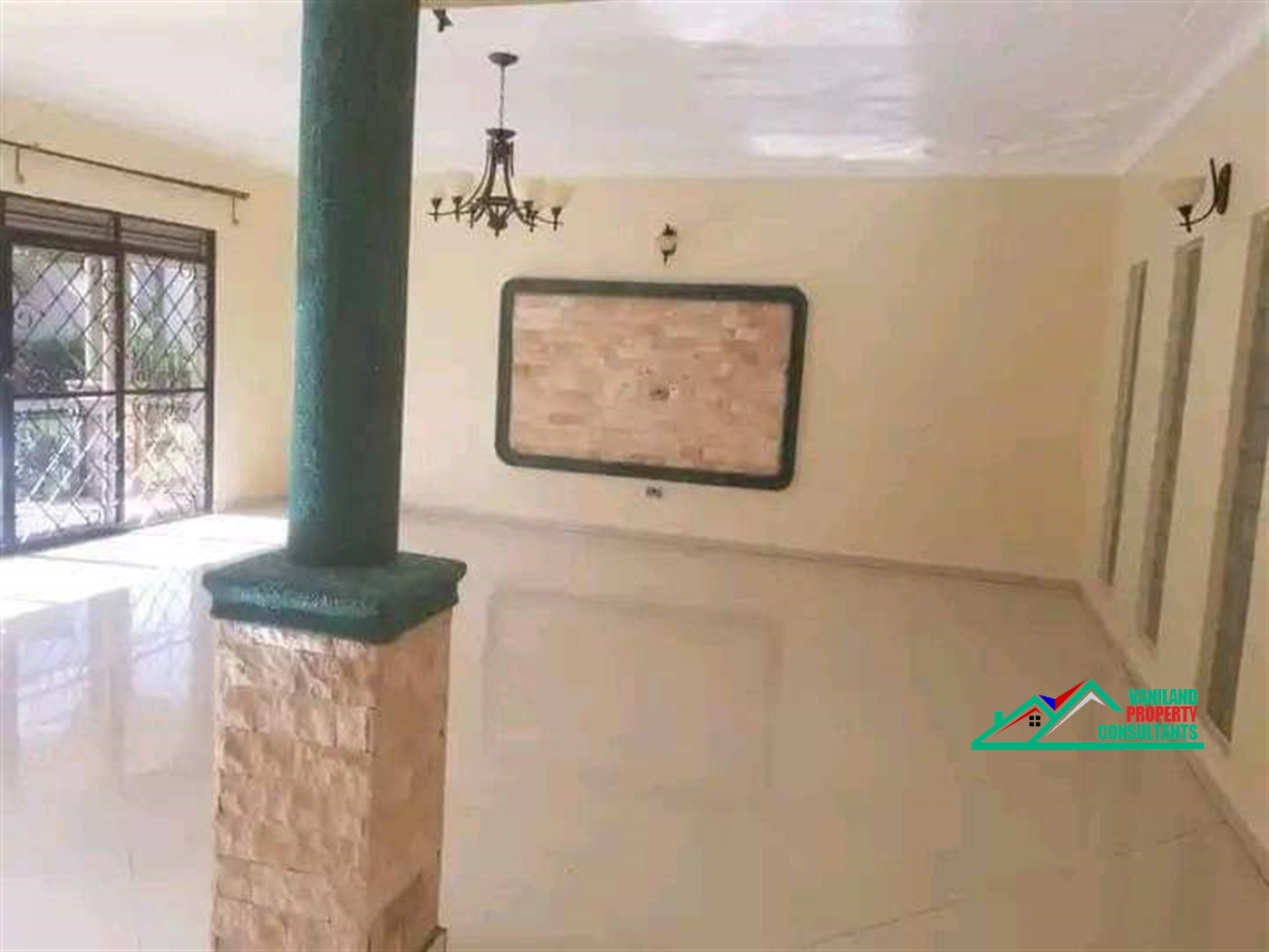 Bungalow for rent in Kiwaatule Kampala