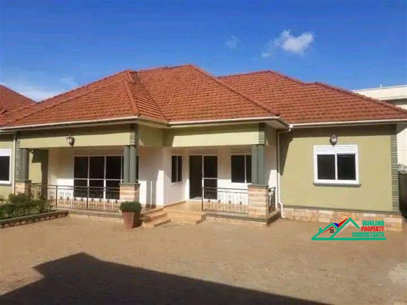 Bungalow for rent in Kiwaatule Kampala