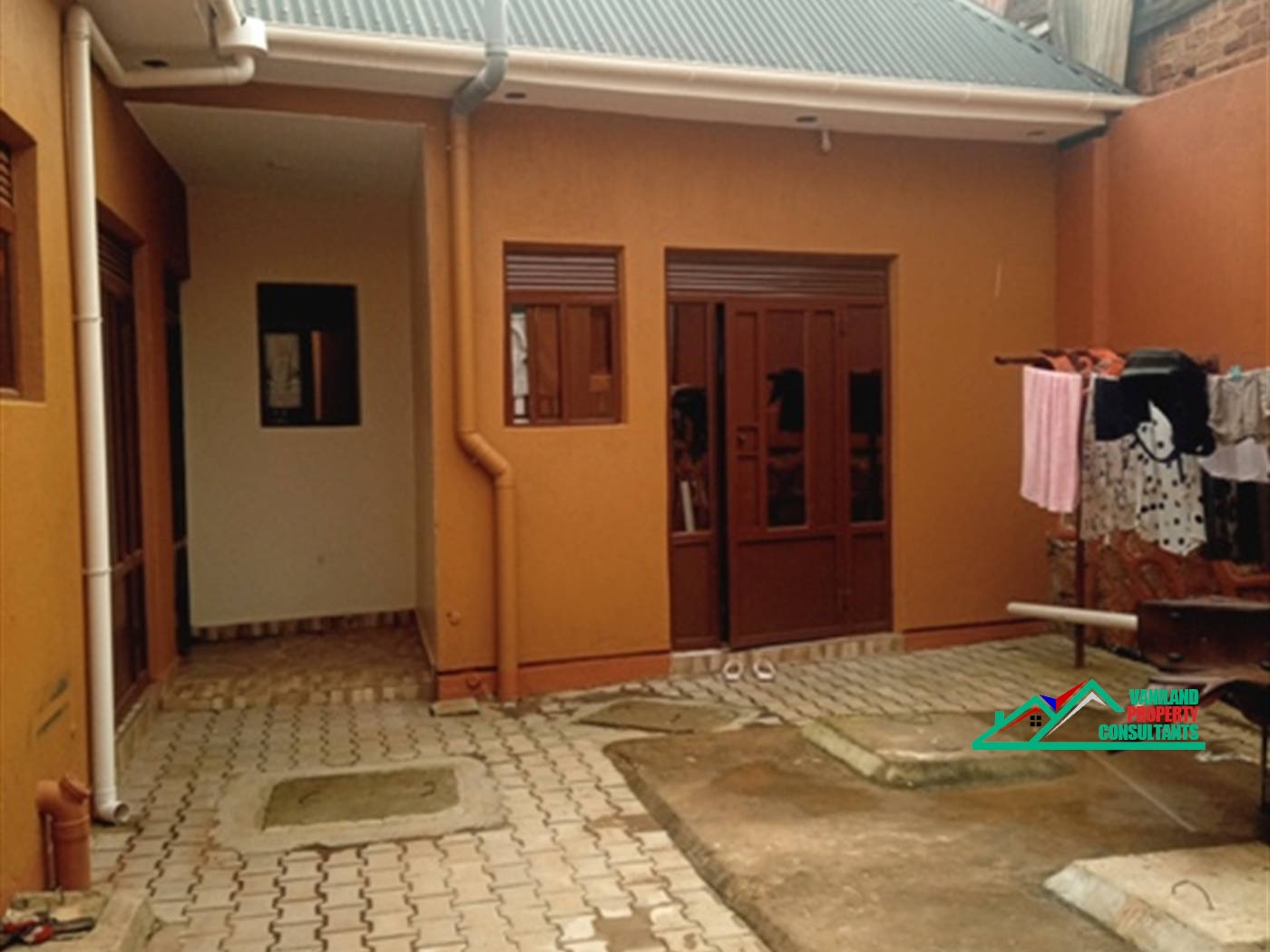 Studio for rent in Kisaasi Kampala