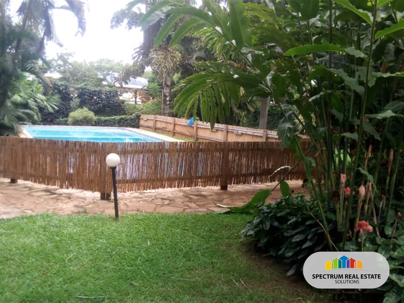 Bungalow for sale in Bugoloobi Kampala