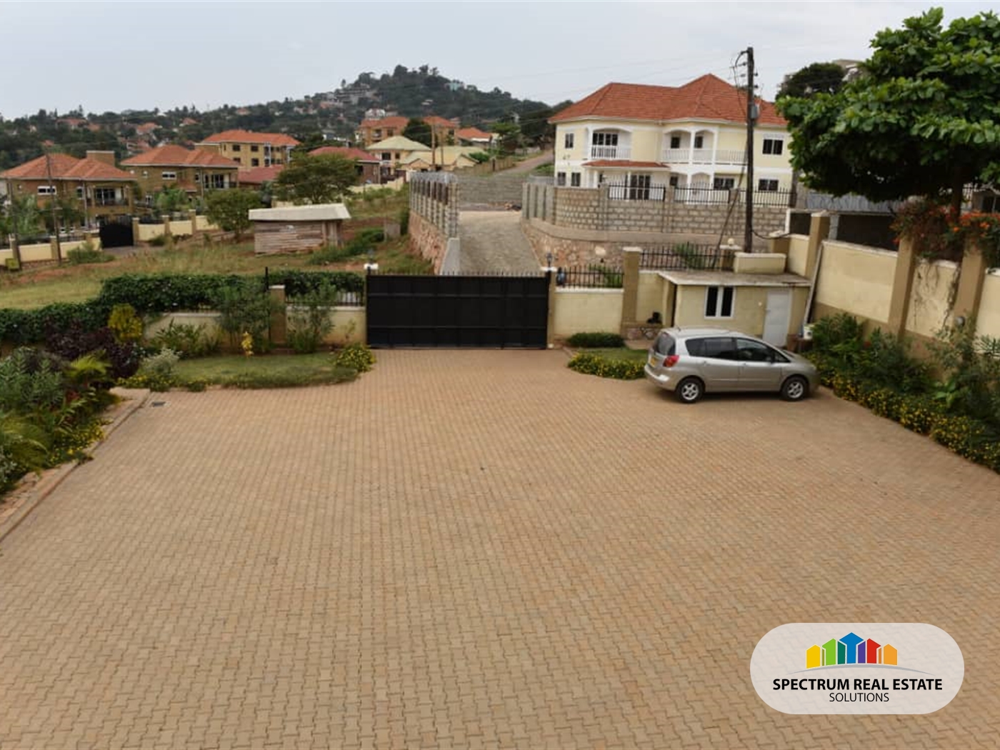 Town House for sale in Muyenga Kampala