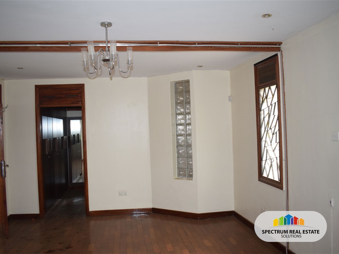 Storeyed house for rent in Bugoloobi Kampala