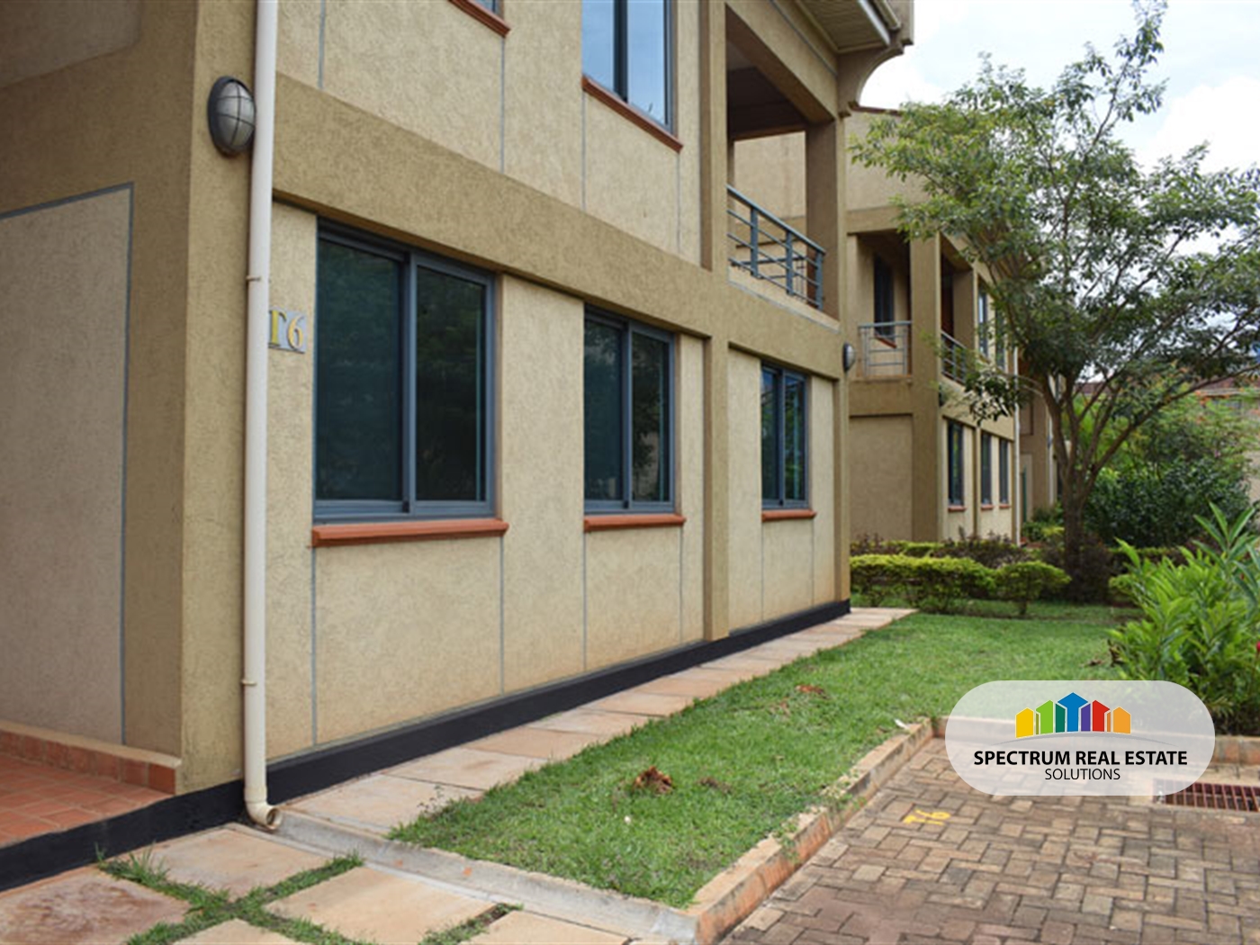 Town House for rent in Kololo Kampala