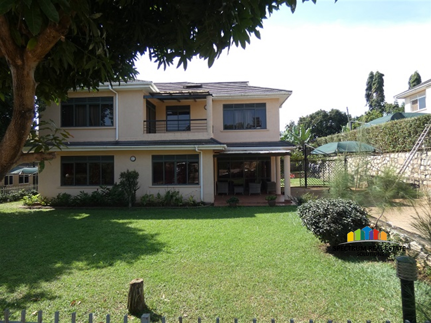 Villa for sale in Munyonyo Kampala