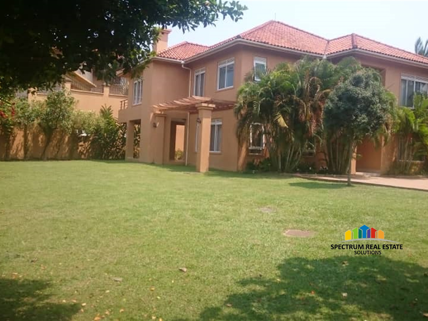 Storeyed house for rent in Munyonyo Kampala