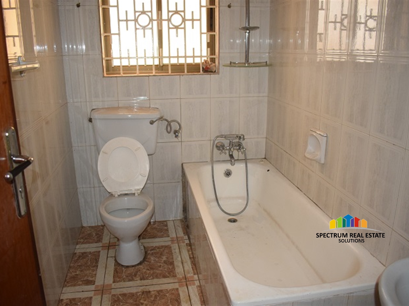 Bungalow for sale in Bugoloobi Kampala