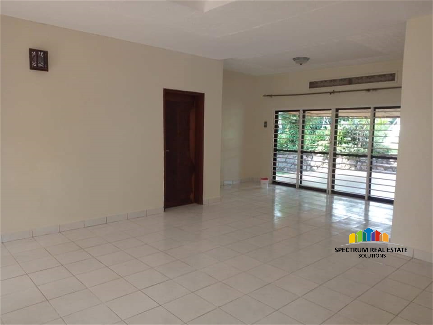 Bungalow for sale in Bugoloobi Kampala