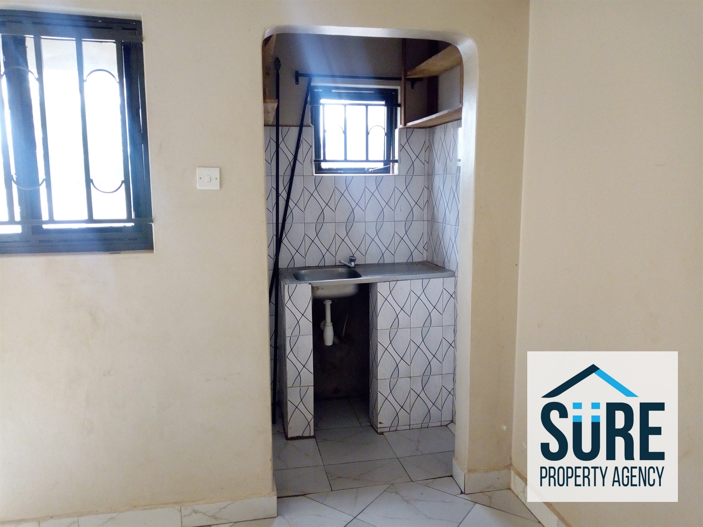 Bungalow for rent in Kiwaatule Kampala