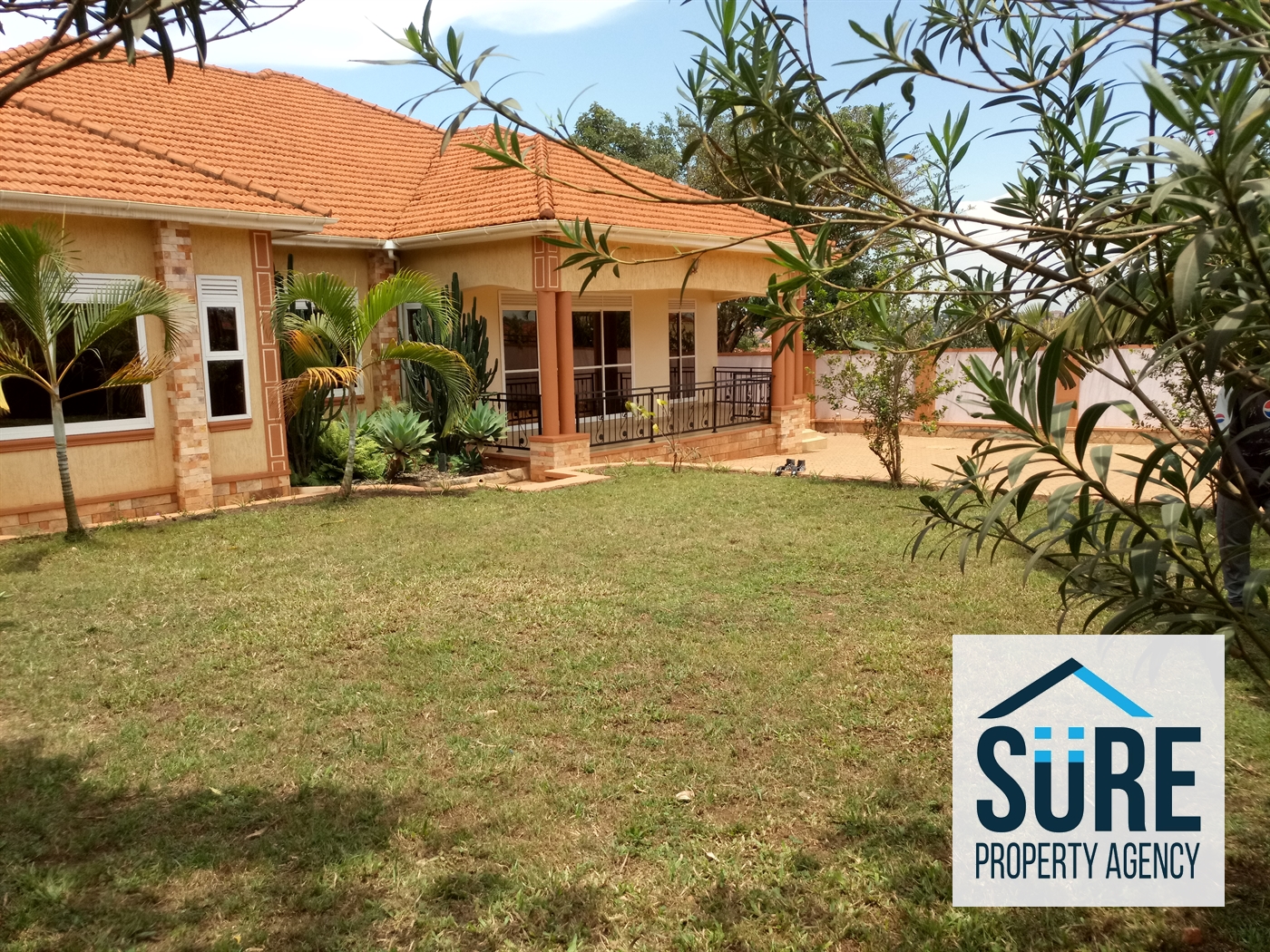 Bungalow for rent in Kiwaatule Kampala