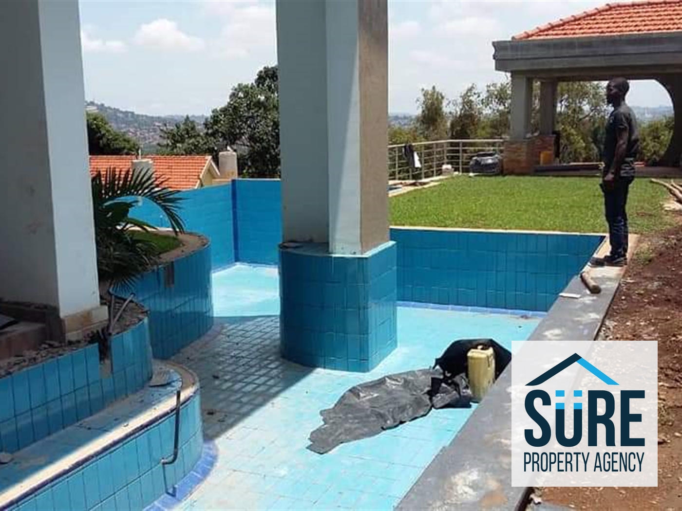 Mansion for sale in Mutungo Kampala