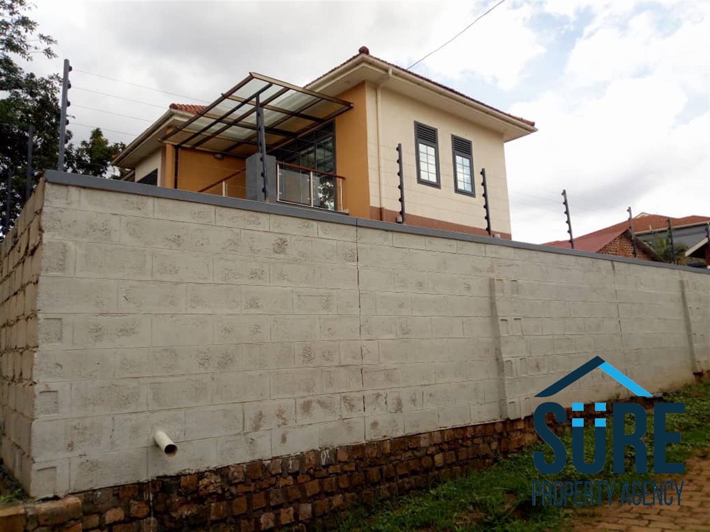 Mansion for sale in Kiwaatule Kampala