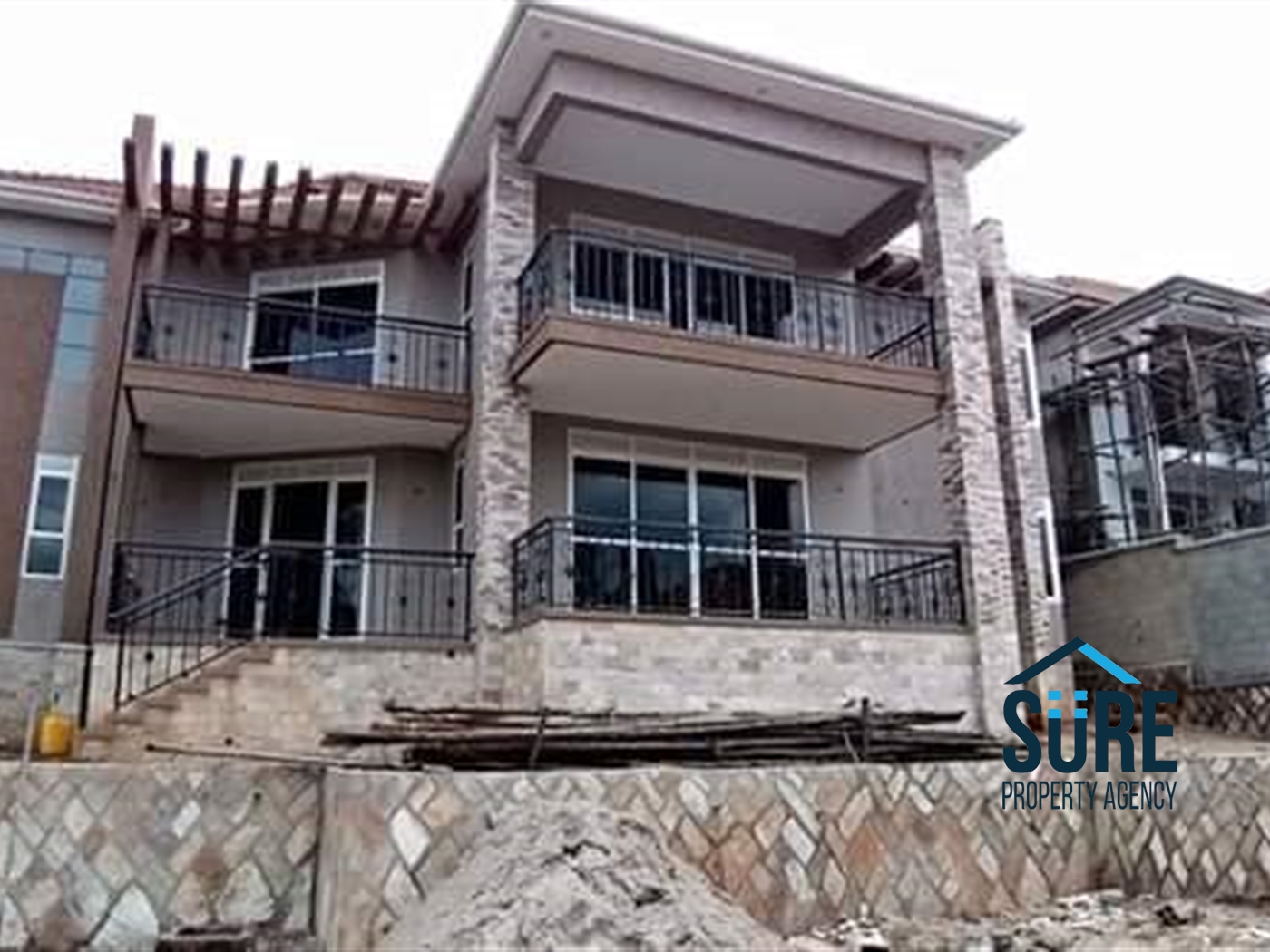 Mansion for sale in Kiwaatule Kampala